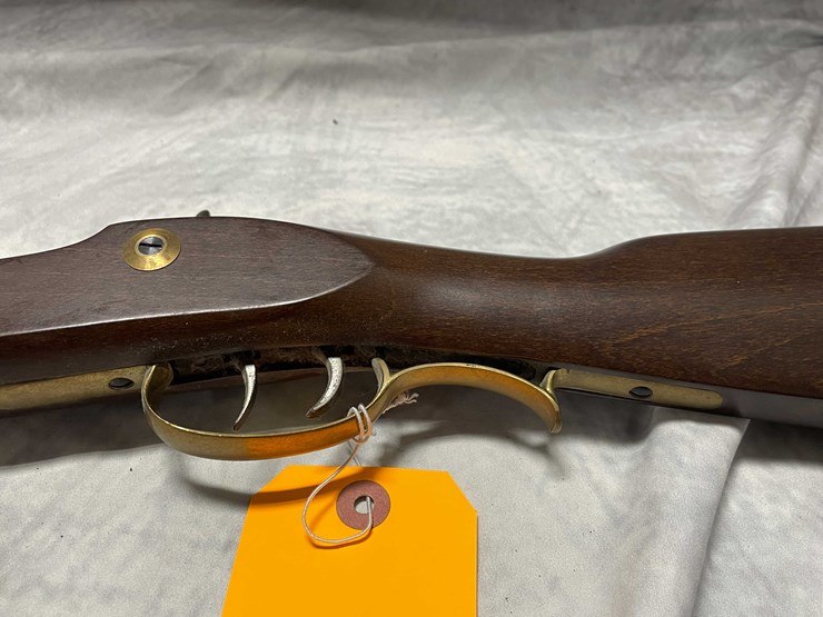 #8070-•-traditions-,-.50-cal.-muzzleloader,-sn:-202082,-(neenah,-wi)-image-19