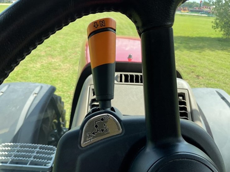 2020-case-ih-magnum-180-image-32