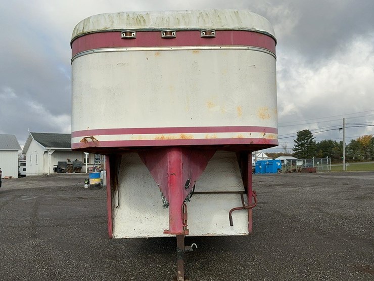 #2150-•-turnbow-gooseneck-4-horse-trailer-image-8