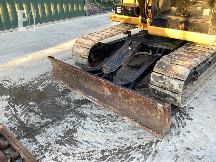 2017-caterpillar-307e2-image-12