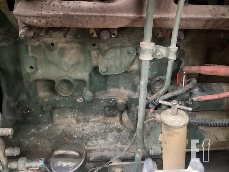 2012-volvo-bl70b-image-12