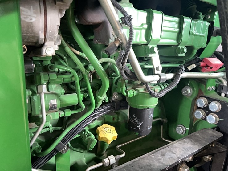 john-deere-6135e-image-5