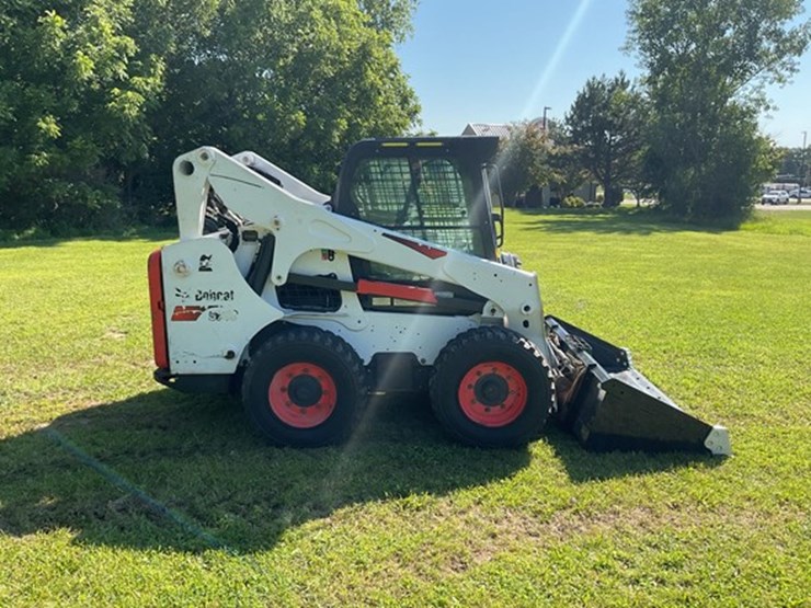 2019-bobcat-s740-image-4