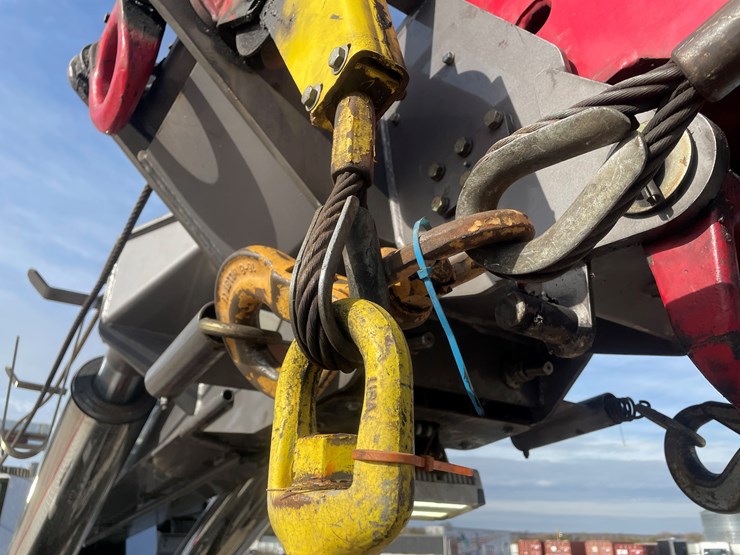 #3822-•-2019-peterbilt-heavy-rotator-truck-(has-mn-title-in-delay,-may-take-6-8-weeks)-image-10