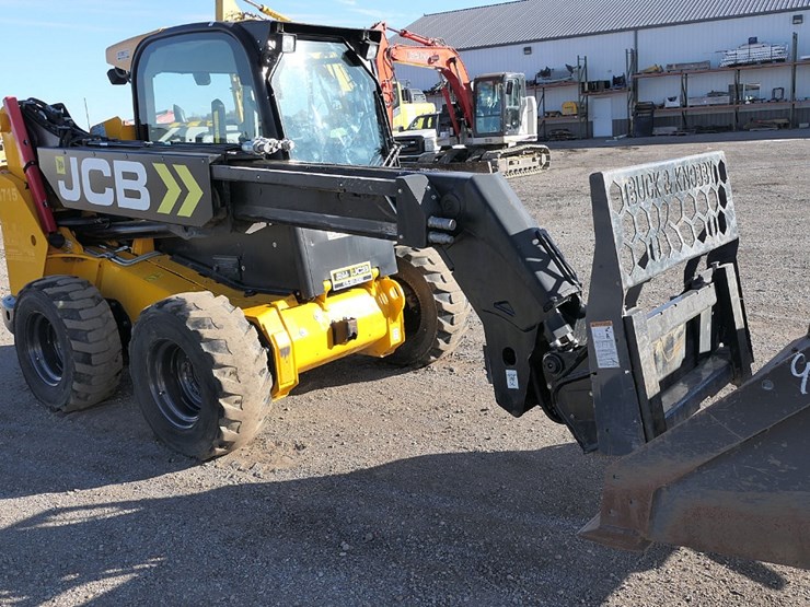 2017-jcb-3ts-8w-image-23