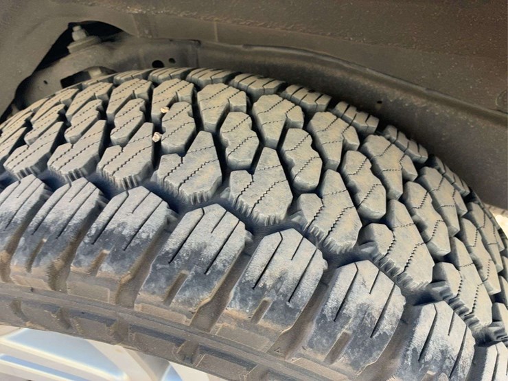 2016-toyota-4-runner-image-31