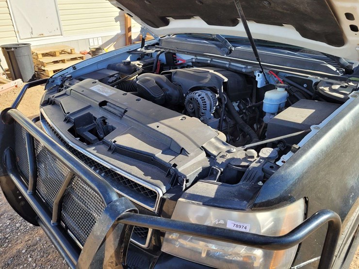 2010-chevrolet-tahoe-ls-image-12