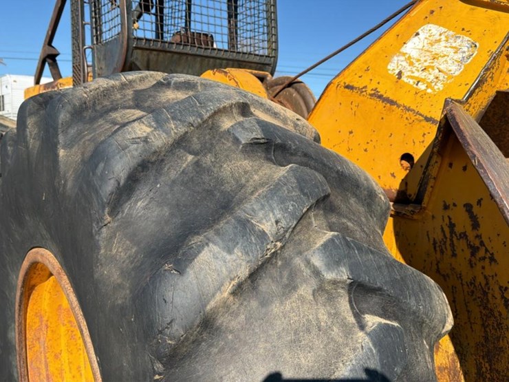 1985-john-deere-640c-image-10