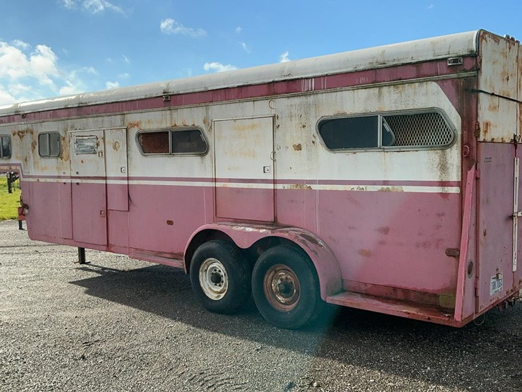 #2150-•-turnbow-gooseneck-4-horse-trailer-image-3