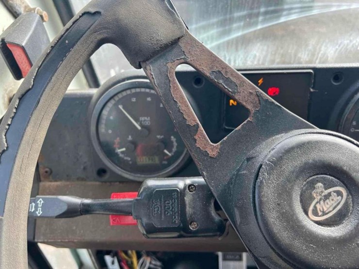 2013-mack-leu633-image-35