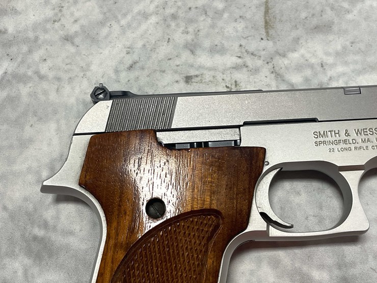 #5190-•-smith-&-wesson-model-622,-22-cal-semi-auto-pistol,-sn:-uac-4299,-(neenah,-wi)-image-5