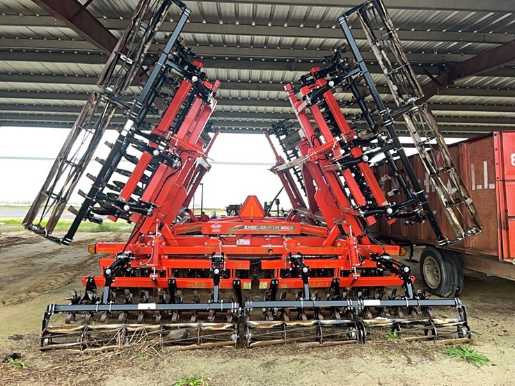 kuhn-excelerator-8005-vertical-tillage-image-13