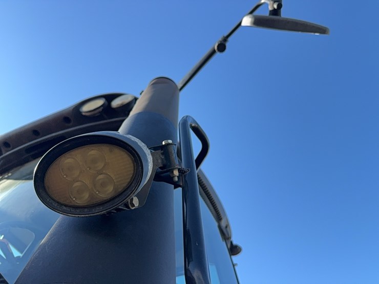 2017-case-ih-magnum-250-image-117