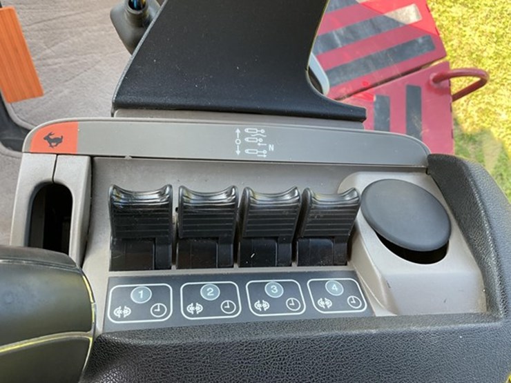 2015-case-ih-steiger-470-quadtrac-image-29