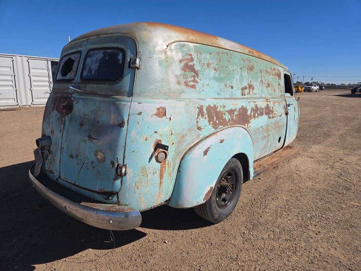 1949-chevrolet-suburban-image-4