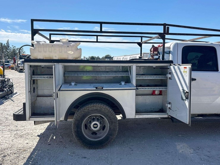 2014-chevrolet-silverado-3500-image-28