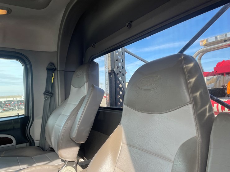 #3824-•-2019-peterbilt-heavy-rotator-(has-mn-title-in-delay,-may-take-6-8-weeks)-image-88