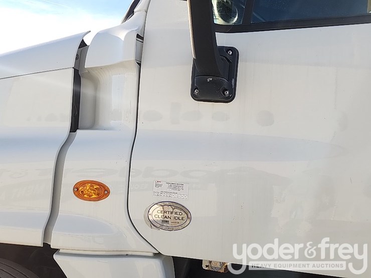 2017-freightliner-cascadia-image-13