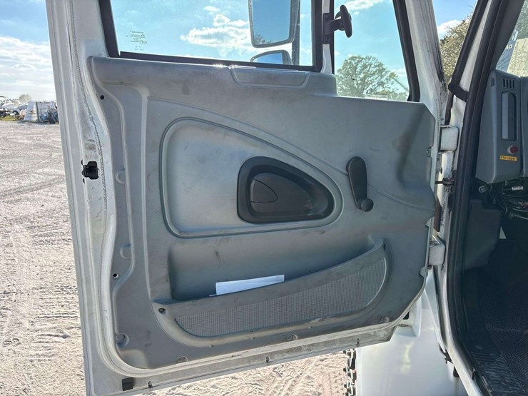 2006-international-durastar-4300-image-29