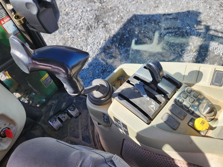 john-deere-3039r-image-13