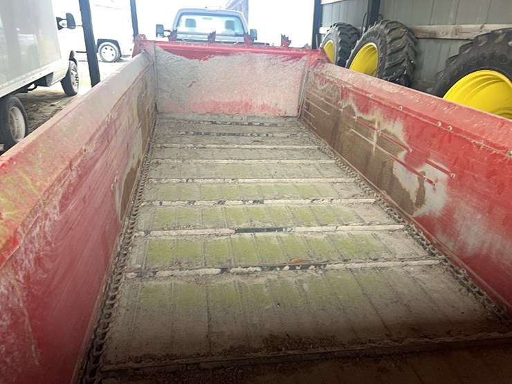 new-holland-195-image-3