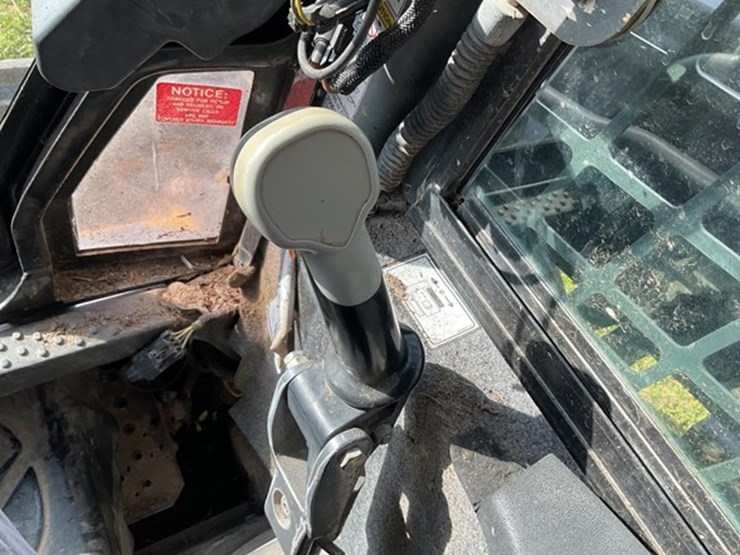 2007-new-holland-l185-image-25