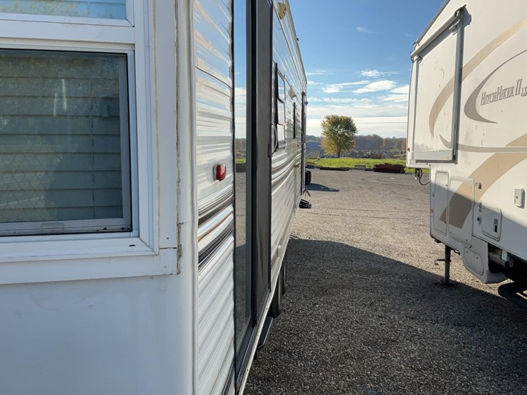 #2251-•-1997-hy-line-travel-trailer-image-5