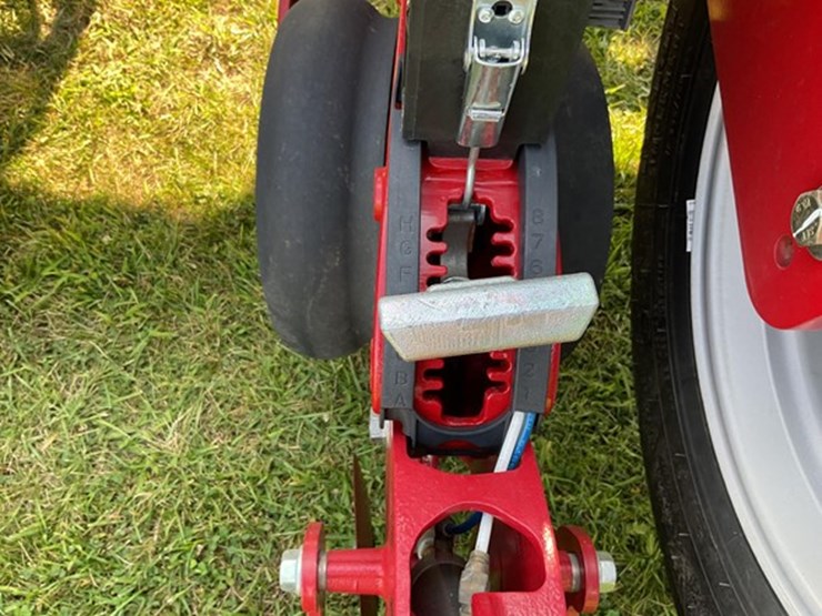 2022-case-ih-2150-image-11