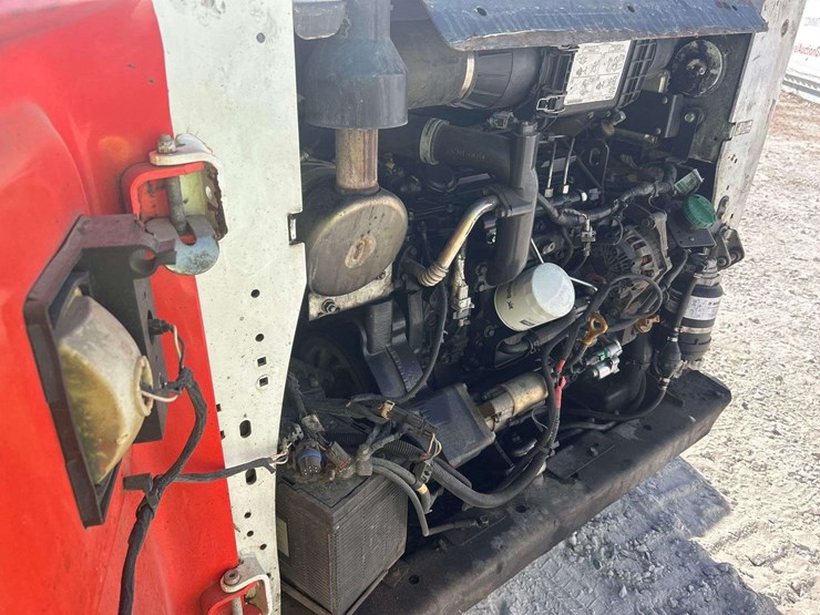 2017-bobcat-t650-image-7