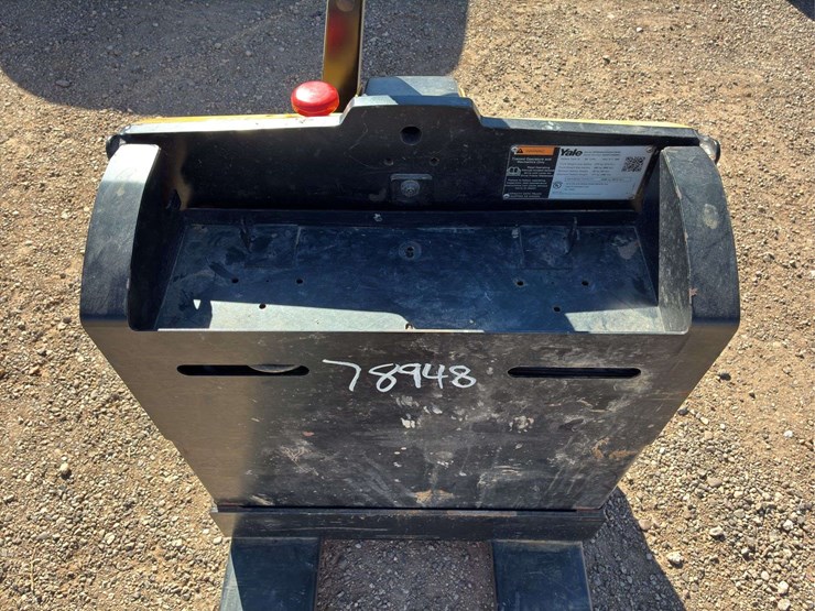 yale-electric-pallet-jack-image-6