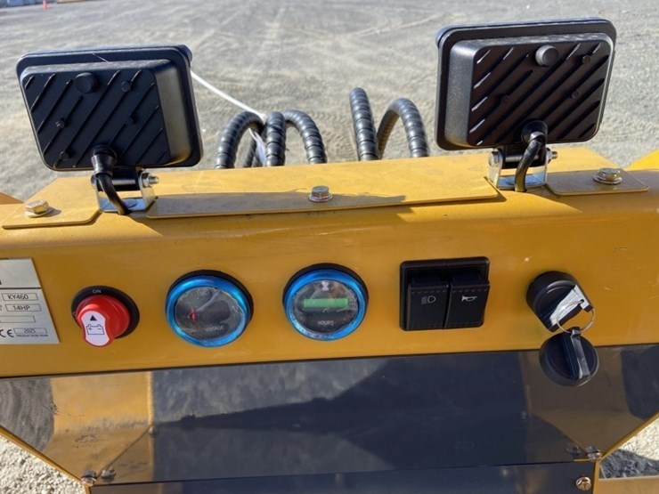 2025-kylin-ky460-compact-track-loader-image-14