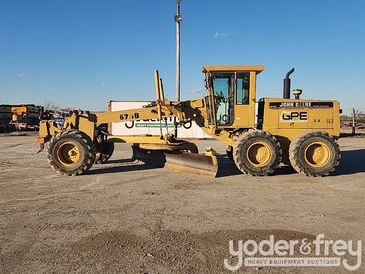 1995-deere-670b-image-2