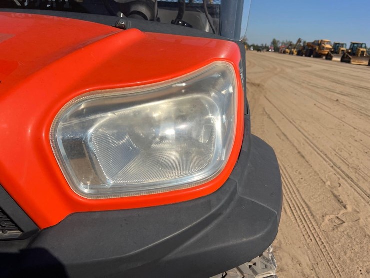 2019-kubota-rtvx1140-image-8