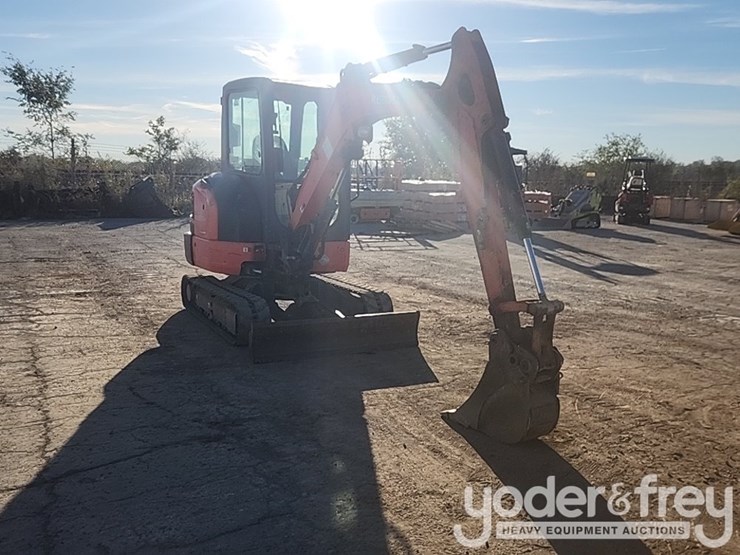 2017-kubota-kx033-4-image-7