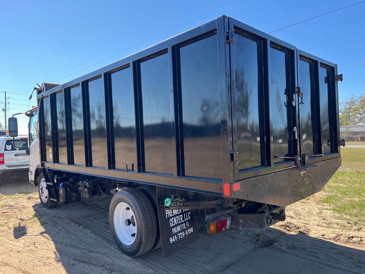 2015-isuzu-nrr-image-2