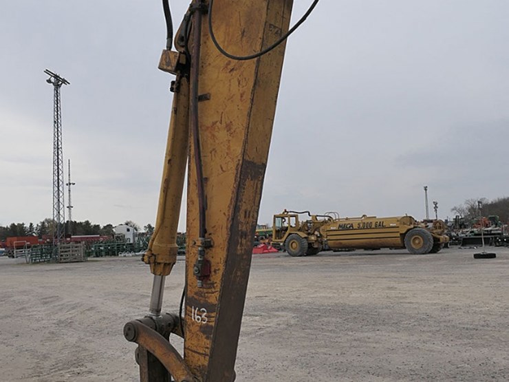 caterpillar-215c-image-10