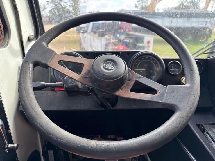 2015-mack-leu633-image-21