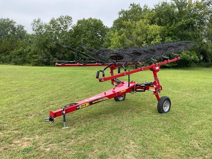 #26-•-2023-h-&-s-ar3212-hay-rake-image-1