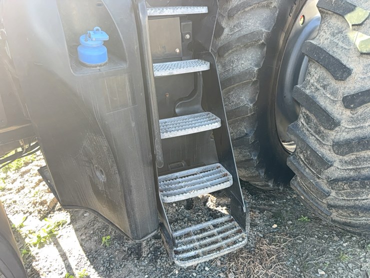 2017-case-ih-magnum-250-image-9