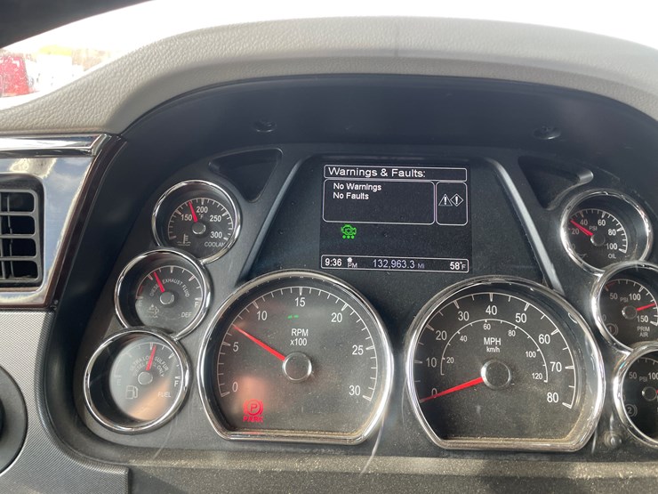 #3822-•-2019-peterbilt-heavy-rotator-truck-(has-mn-title-in-delay,-may-take-6-8-weeks)-image-60