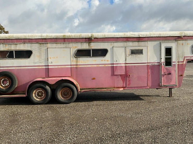 #2150-•-turnbow-gooseneck-4-horse-trailer-image-6