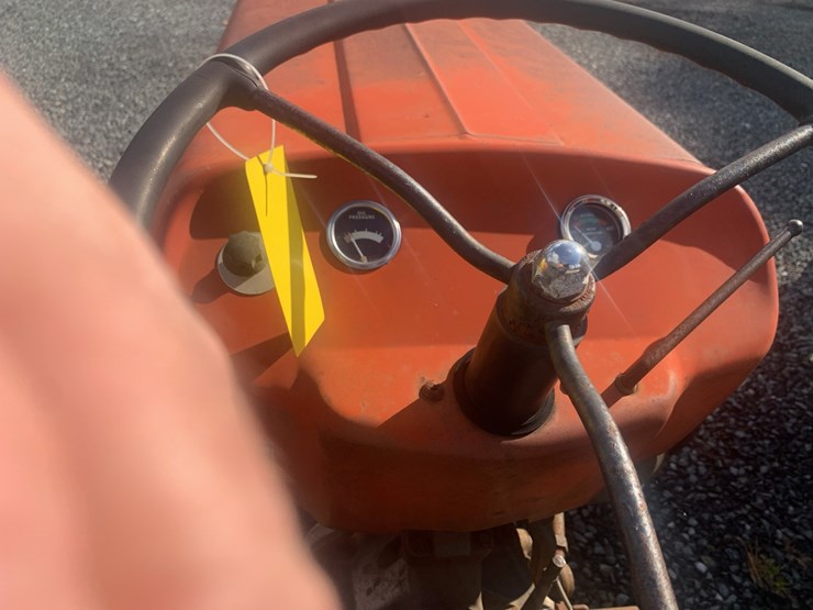 massey-ferguson-135-image-11