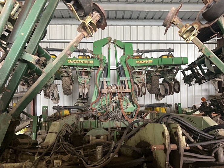 john-deere-1720-image-6