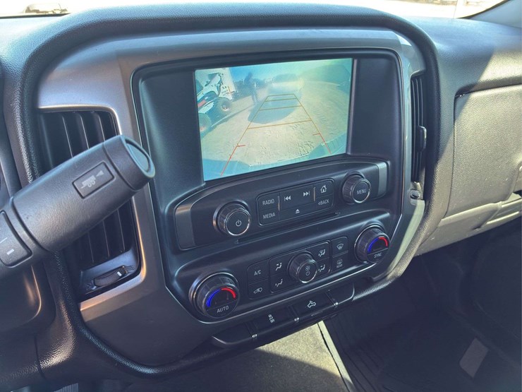 2019-chevrolet-silverado-1500-lt-image-13