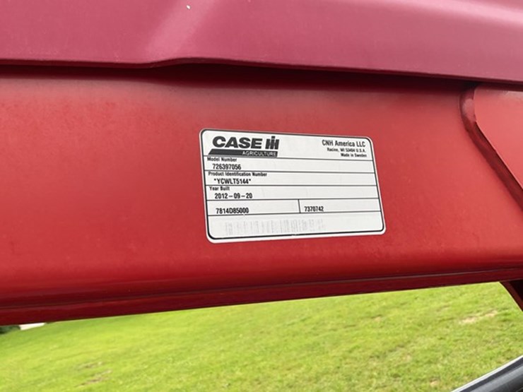2013-case-ih-l775-image-14