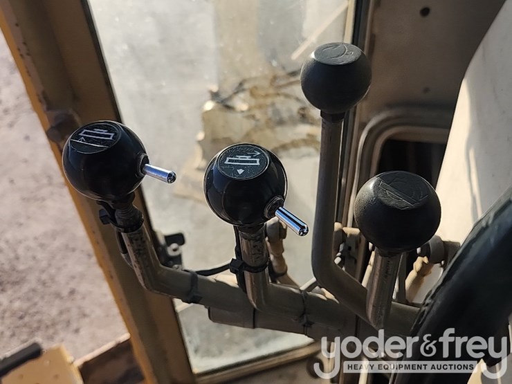 1995-deere-670b-image-31