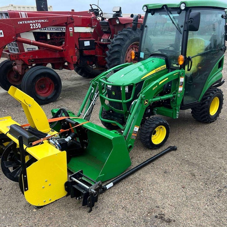 JOHN DEERE 1025R