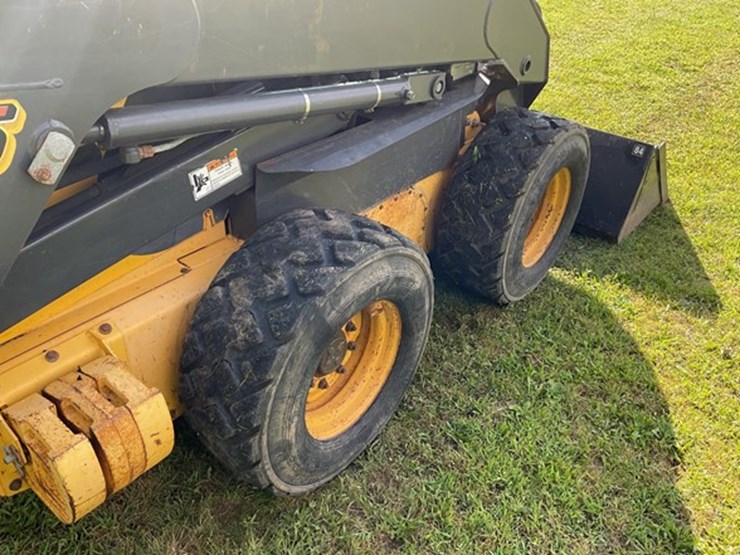 2007-new-holland-l185-image-14