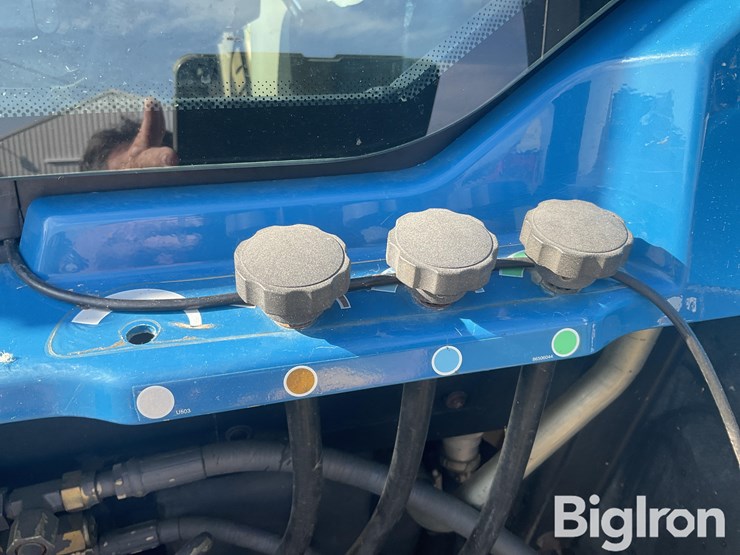 new-holland-8770-image-20