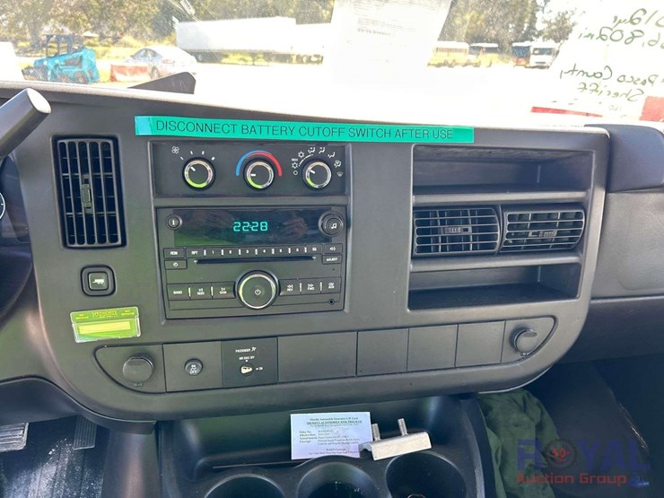 2012-gmc-3500-image-18